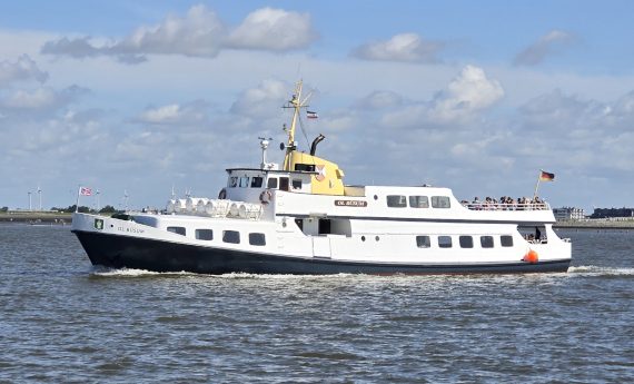Die MS Ol Büsum der Büsumer Reederei GmbH in Fahrt